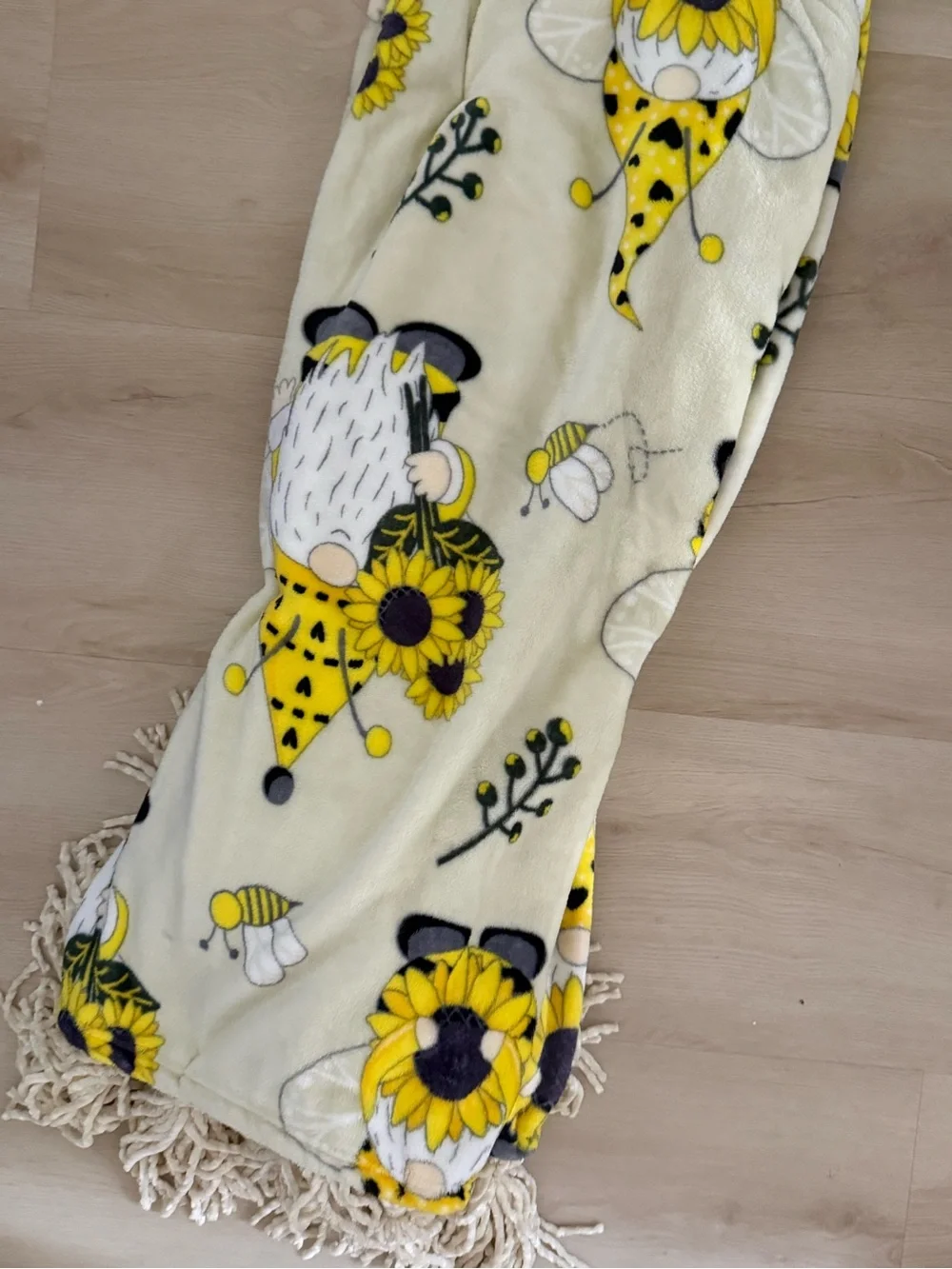 Spring Garden Sunflower Gnome Throw Blanket - Brand New!!